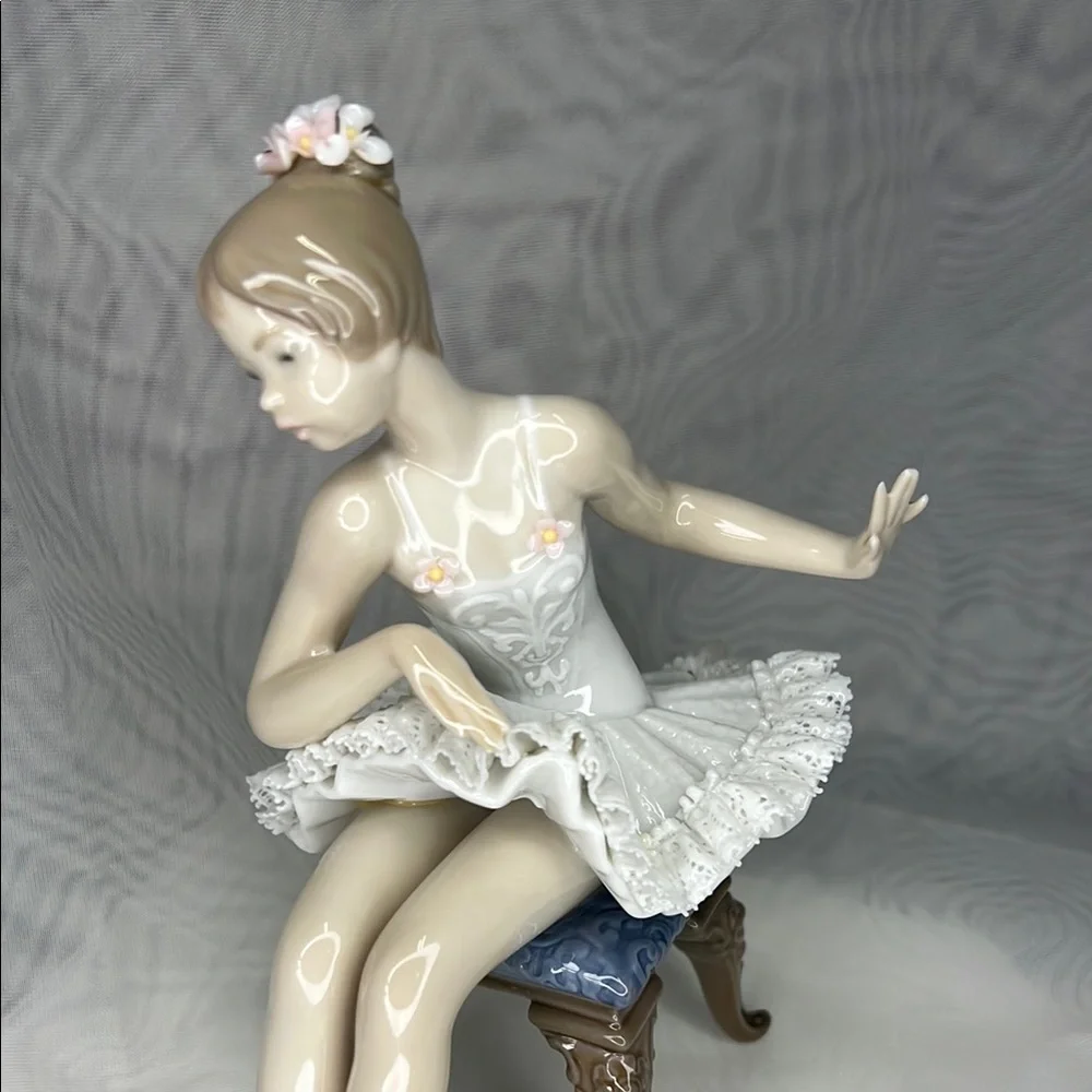 Lladro Porcelain Figurine, Ballet Descanso 05496 - Picture 6 of 12